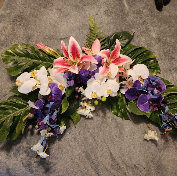 Artificial floral swag - Picture 2 of 3